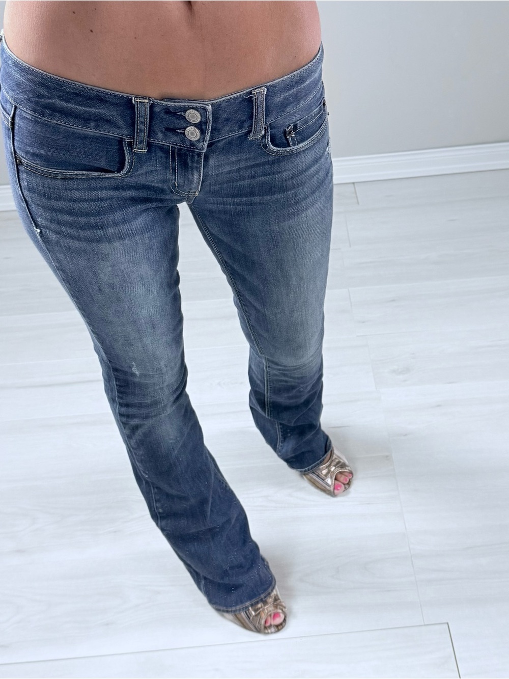 Y2K American Eagle Outfitters artist Dark Wash low rise bootcut Jeans